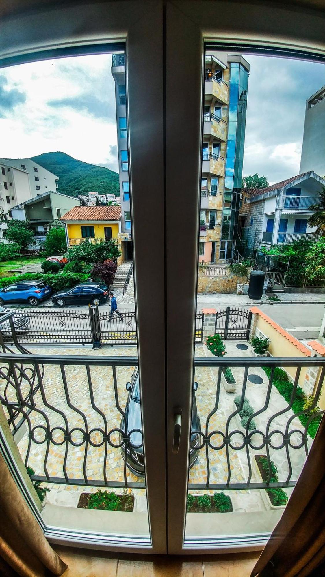 Villa Franeta Apartments Budva Bilik gambar