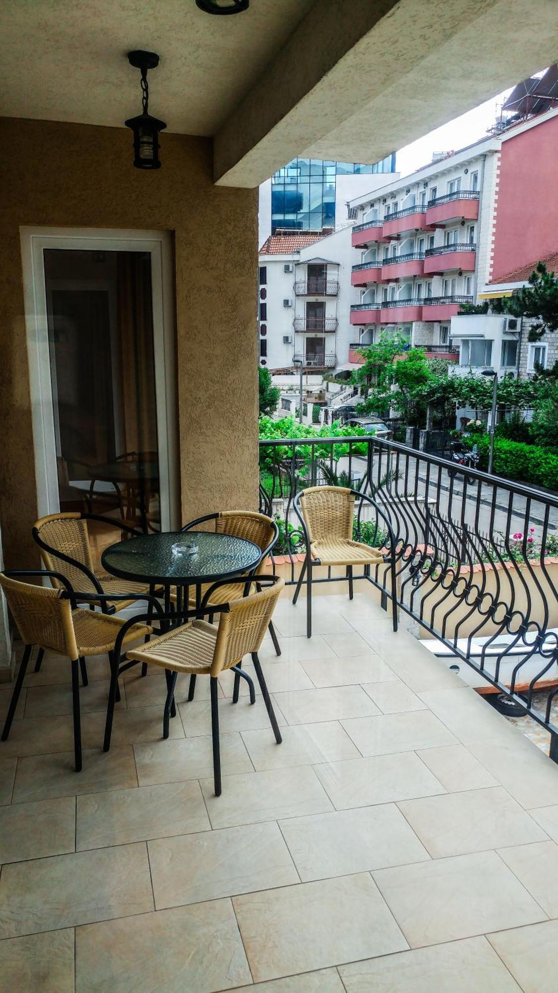 Villa Franeta Apartments Budva Bilik gambar