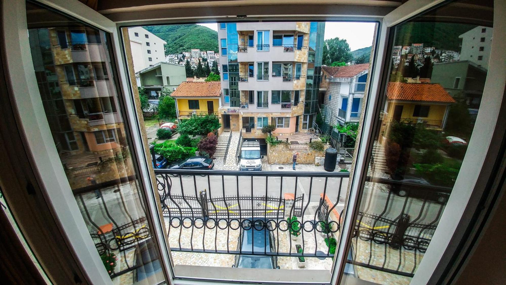 Villa Franeta Apartments Budva Bilik gambar